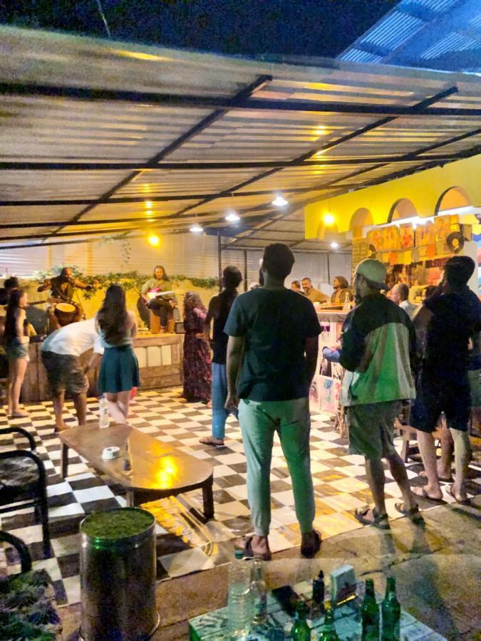 Green Rover Hostel By Gypstead วากาตอร์ ภายนอก รูปภาพ