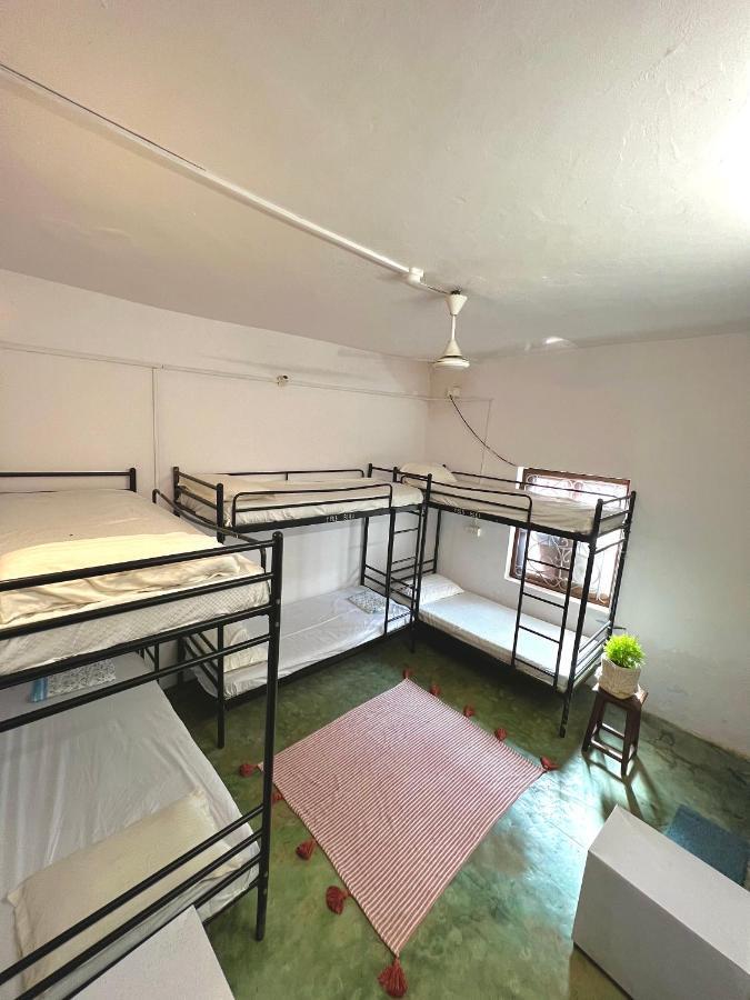 Green Rover Hostel By Gypstead วากาตอร์ ภายนอก รูปภาพ