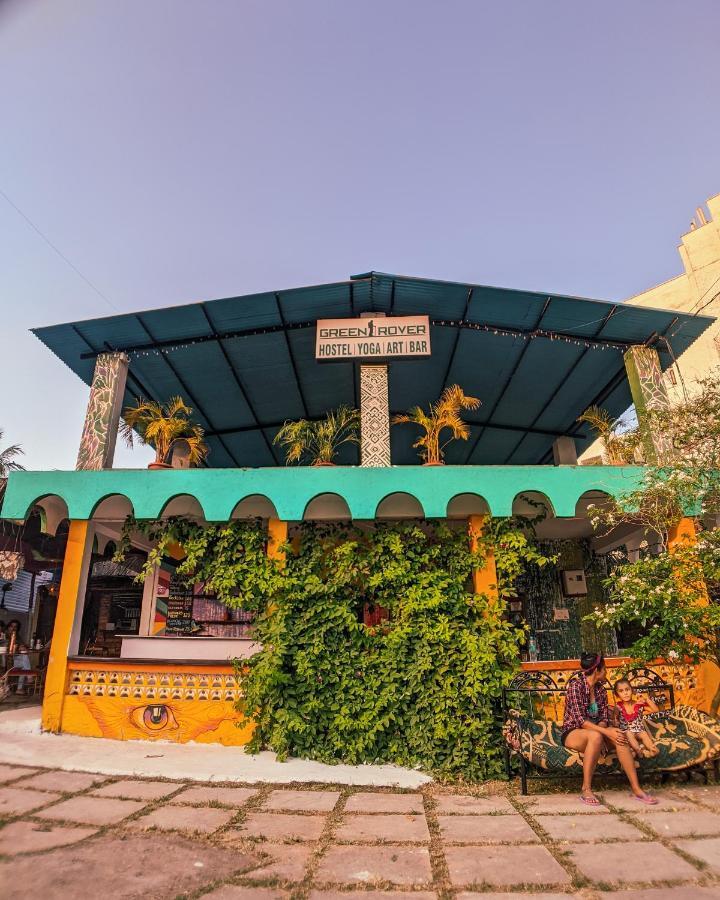 Green Rover Hostel By Gypstead วากาตอร์ ภายนอก รูปภาพ
