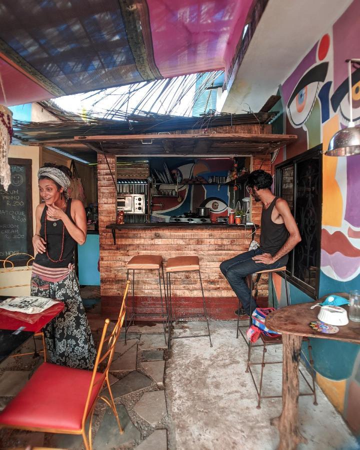 Green Rover Hostel By Gypstead วากาตอร์ ภายนอก รูปภาพ